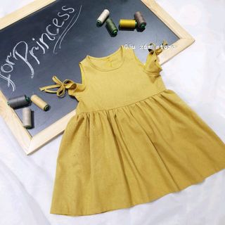 Váy thiết kế trễ vai