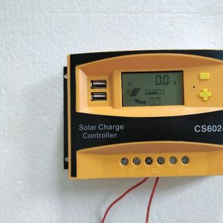 Điều khiển sạc pin mặt trời loại lớn cánh nhôm