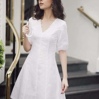 Đầm cổ tim tay lỡ