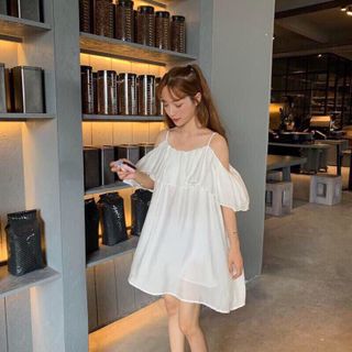 Đầm trắng bèo rớt vai