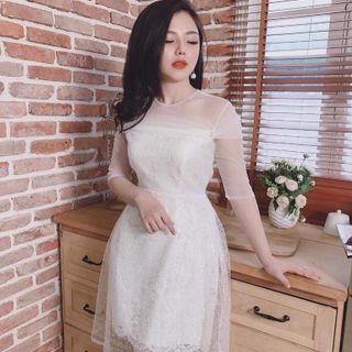 Đầm ren trắng phối lưới trơn