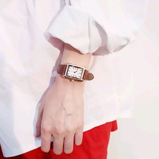 Đồng hồ nữ dây da mặt vuông