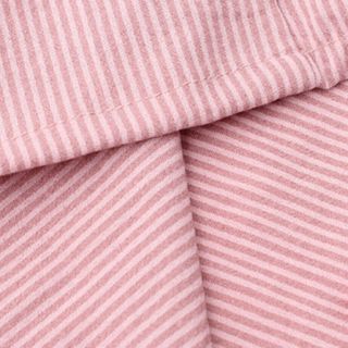 Bộ áo sơ mi cổ buộc nơ viền bèo mix với chân váy ngắn xếp ly
