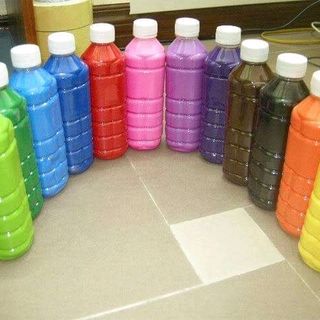 Màu nước chai khoảng nửa lít có 12 màu