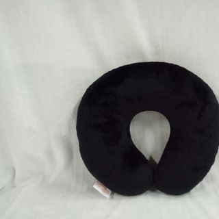 Gối chữ U kê cổ màu đen