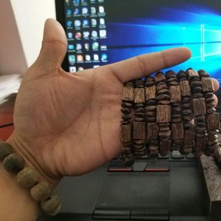 Vòng tay trầm hương sánh chìm - SP1
