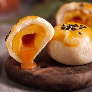 Bánh Trung Thu Ngàn Lớp Trứng Muối Chảy
