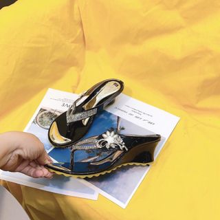Dép kẹp cao gót