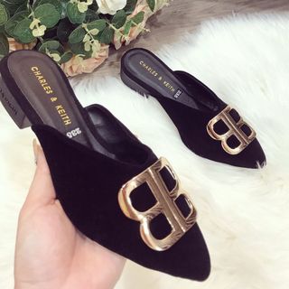 Dép sục ni