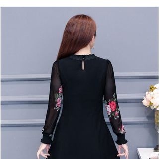 ĐẦM XOÈ HOA PHỐI REN