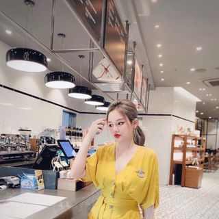 Đầm Sơ Mi Cổ V Đính Tag