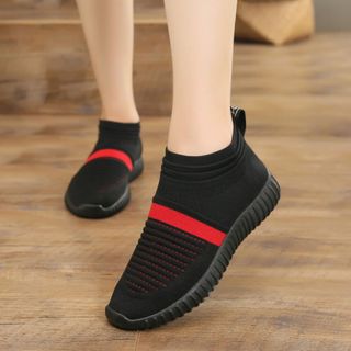 GIÀY THỂ THAO NỮ