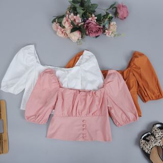 Áo Cổ Vuông Đính Nút Bọc