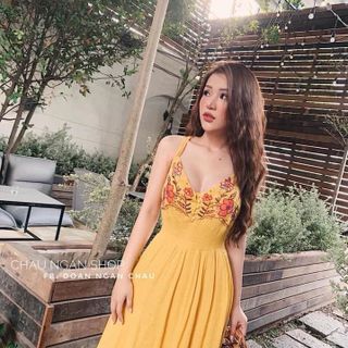 Đầm maxi 2 Dây Thêu Hoa Nhún Bụng