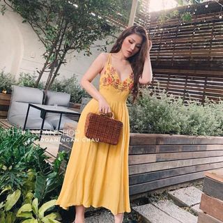 Đầm maxi 2 Dây Thêu Hoa Nhún Bụng