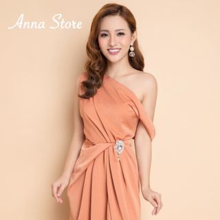 Đầm Thiết Kế Lệch Vai Đính Tag