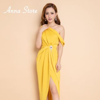 Đầm Thiết Kế Lệch Vai Đính Tag
