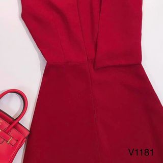 Đầm xòe sát nách chéo vai phối khuy V1181