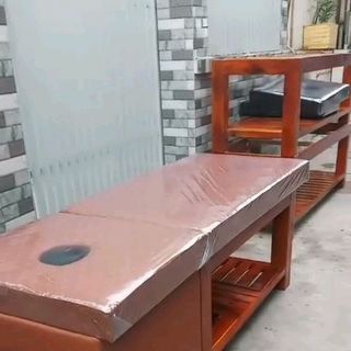Giường massage ghế và kệ chậu