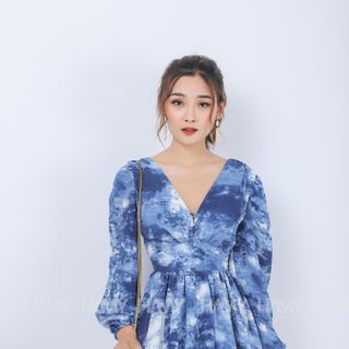 Đầm Nhung Cổ V tay Phồng Dài