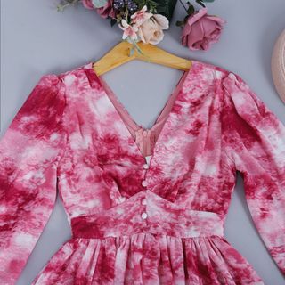 Đầm Nhung Cổ V tay Phồng Dài