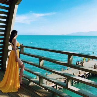 Đầm Dây Cuốn Xẻ Tà