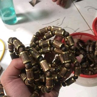 Vòng tay trầm hương sánh chìm - SP5