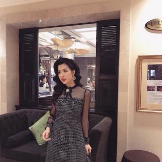 Đầm bố sọc phối lưới bi kèm nơ