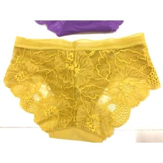Quần lót ren hoa Vic 5064