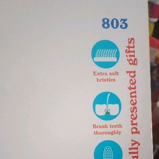 12 cây bàn chải đánh răng trẻ em Thái