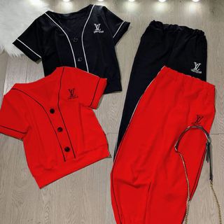 Bộ bé gái nút ngực