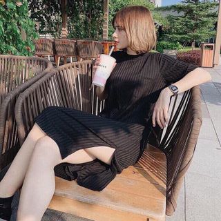 Đầm Suông Tay Ngắn Xẻ Tà
