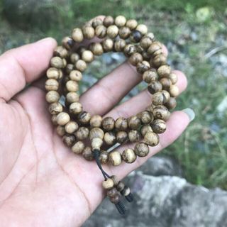 Vòng tay trầm hương 108 hạt