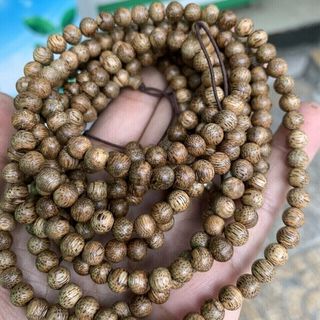 Vòng tay trầm hương 108 hạt