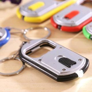 móc khóa khui chai bia Có đèn sẵn pin