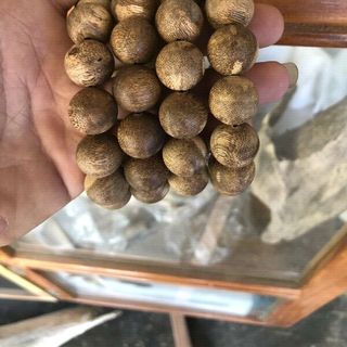 Vòng Đeo Tay Trầm Hương Kiểu Tròn10-14li