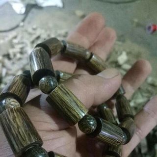 Vòng tay trầm hương sánh chìm kiểu trúc 10-12li cho Nam - Nữ