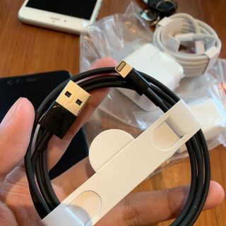 Cable Apple iPhone zin tặng kèm iMac