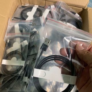 Cable Apple iPhone zin tặng kèm iMac