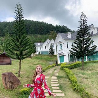 Đầm Hoa Xẻ Tà