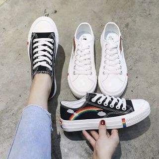 Giày nữ cầu vồng cổ thấp phong cách trẻ trung