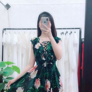 Đầm Đang Ngực V Lưng