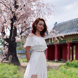 Đầm Trễ Vai Xẻ Tà