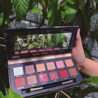Bảng phấn mắt 12 ô MEZZE Adventurer Eyeshadow Palette MEZZE nội địa Trung MZ-4333 - SHOPTIDO