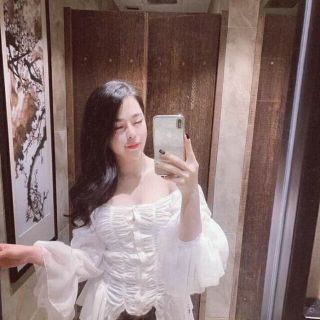 áo trễ vai tay bèo