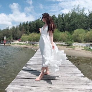 Đầm Dài Hở Lưng Dây Cột