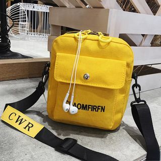Túi đeo chéo siêu cute đặc biệt thiết kế lổ nhỏ để dây tai nghe và nhiều ngăn thông dụng -907