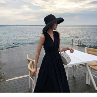 Đầm Phối Lưới Lưng
