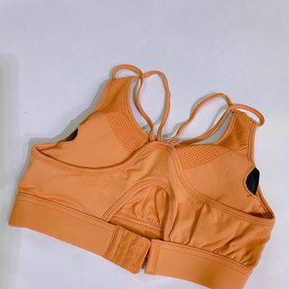 Áo tập 3 lỗ dây cài sau