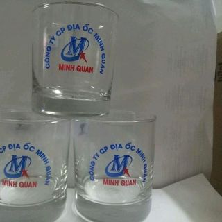 in cốc thủy tinh